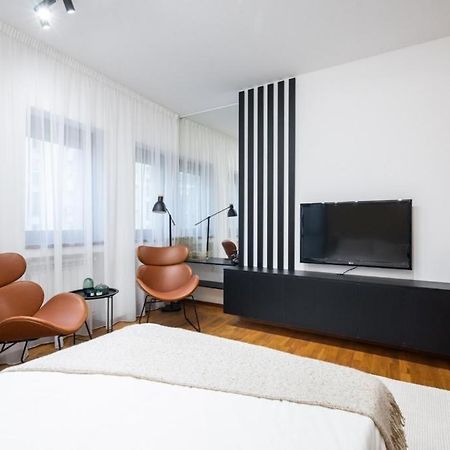 Wonderful Victorie Apartment Boekarest Buitenkant foto