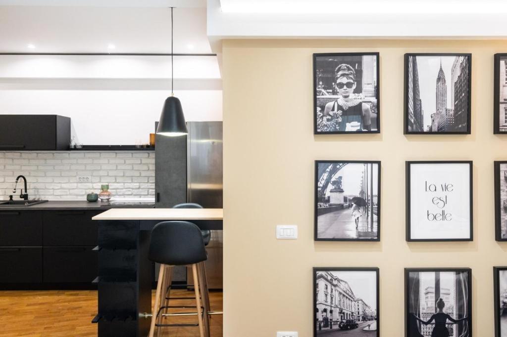 Wonderful Victorie Apartment Boekarest Buitenkant foto