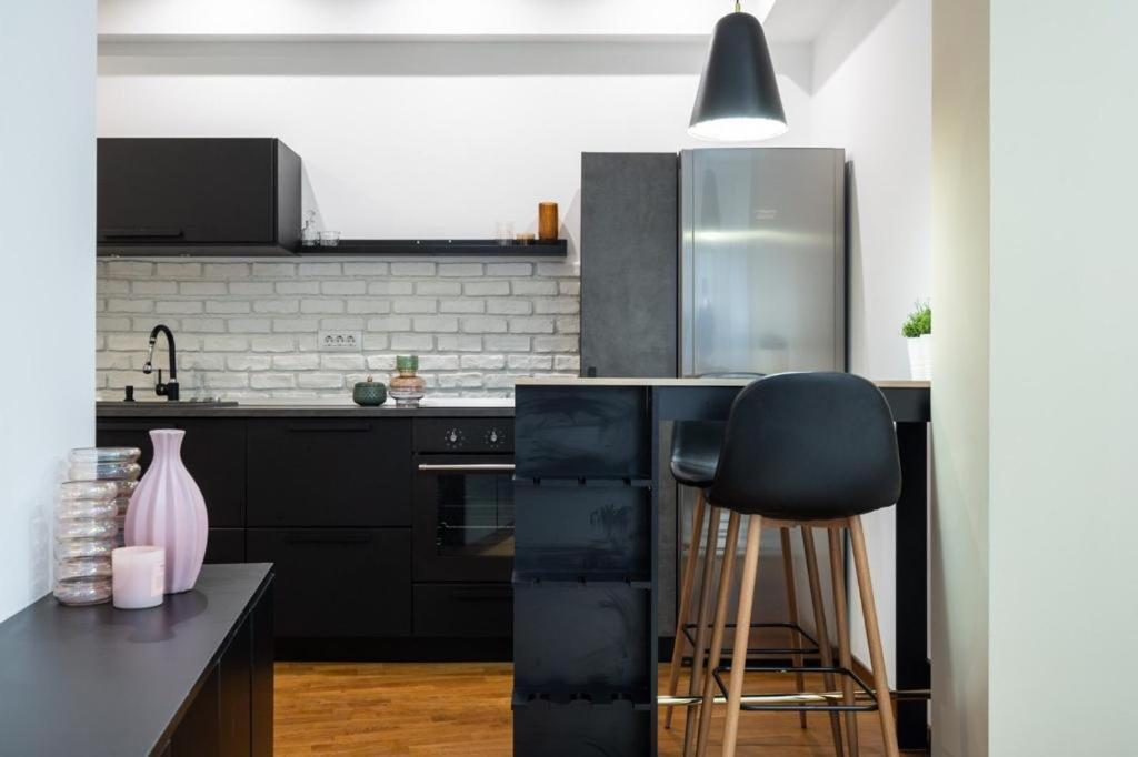 Wonderful Victorie Apartment Boekarest Buitenkant foto